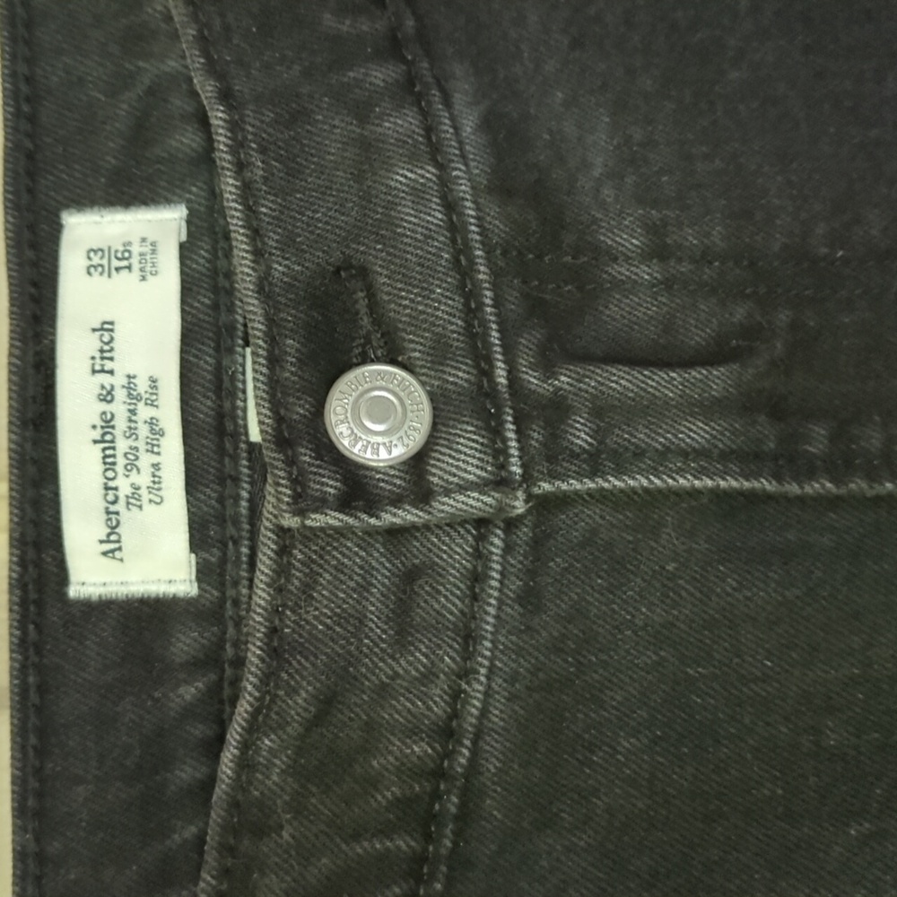 NWOT Abercrombie & Fitch 16 Short Mixed Fabric Black Jeans Ultra High Rise